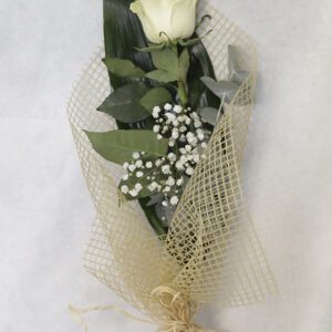 🤍 Prendido de Rosa Blanca – Pureza y Sencillez Elegante